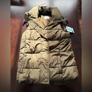 Old Navy Women’s Fleece-lined Puffer Vest
